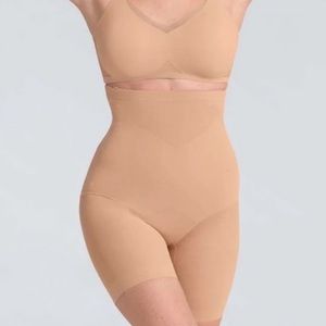 NWT Honeylove Sculptwear SuperPower Shorts Nude Size Small